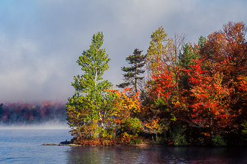 AM-LA-01&nbsp;&nbsp;&nbsp;&nbsp;&nbsp;&nbsp;&nbsp;&nbsp; Fall Colors, Adirondack Mountains, New York